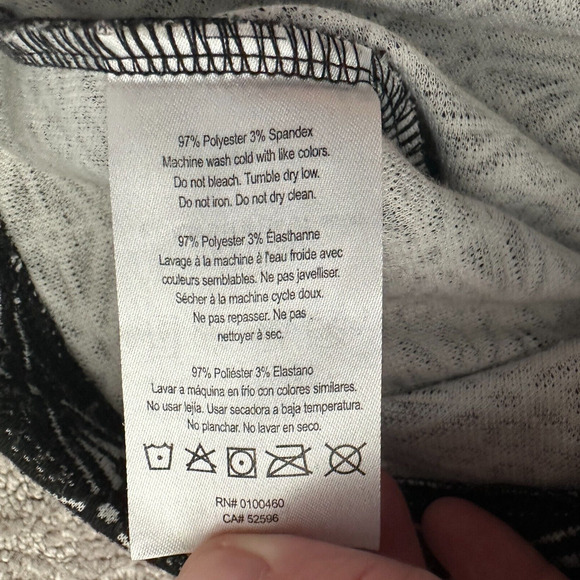 KAVU Sweater Womens Small Black White Geometric Hooded Pockets Full Zip - Picture 11 of 11